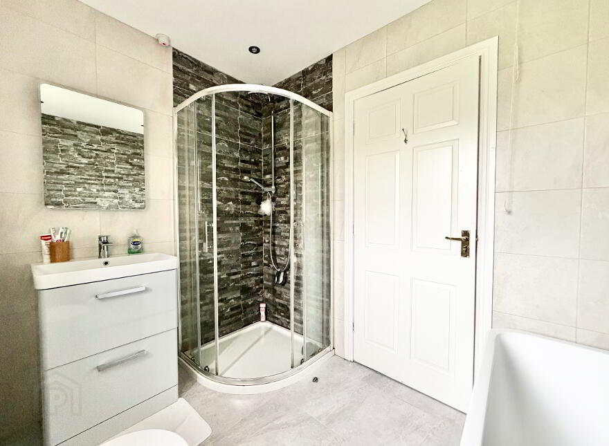 4 Lambrook Gardens, Omagh, BT78 5SG