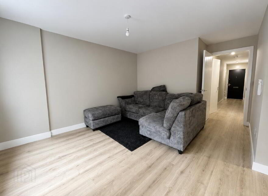 102 College Court Central, Belfast, BT1 6BF
