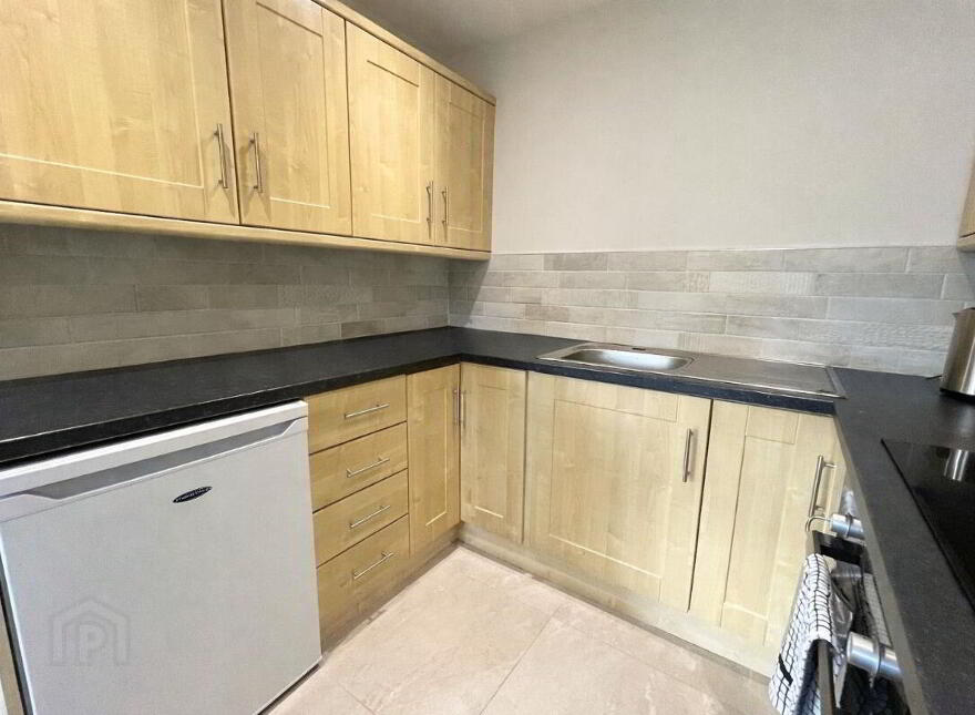 102 College Court Central, Belfast, BT1 6BF