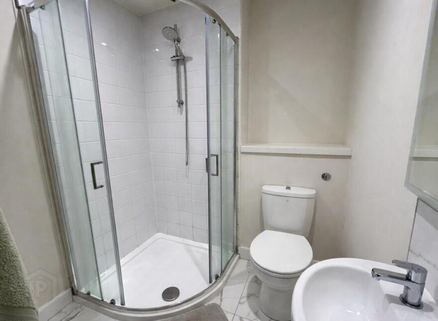 102 College Court Central, Belfast, BT1 6BF