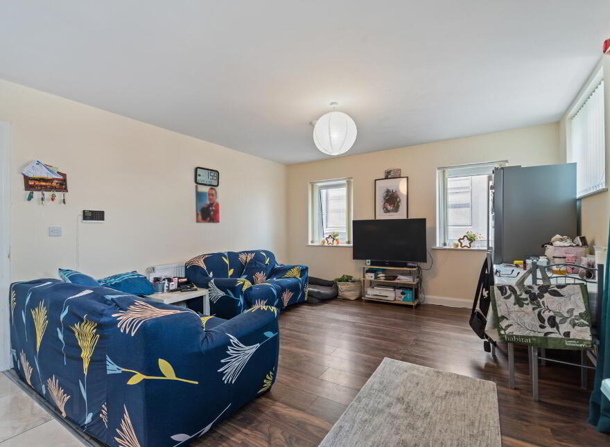 49 Ravenhill Road, Belfast, BT6 8DQ