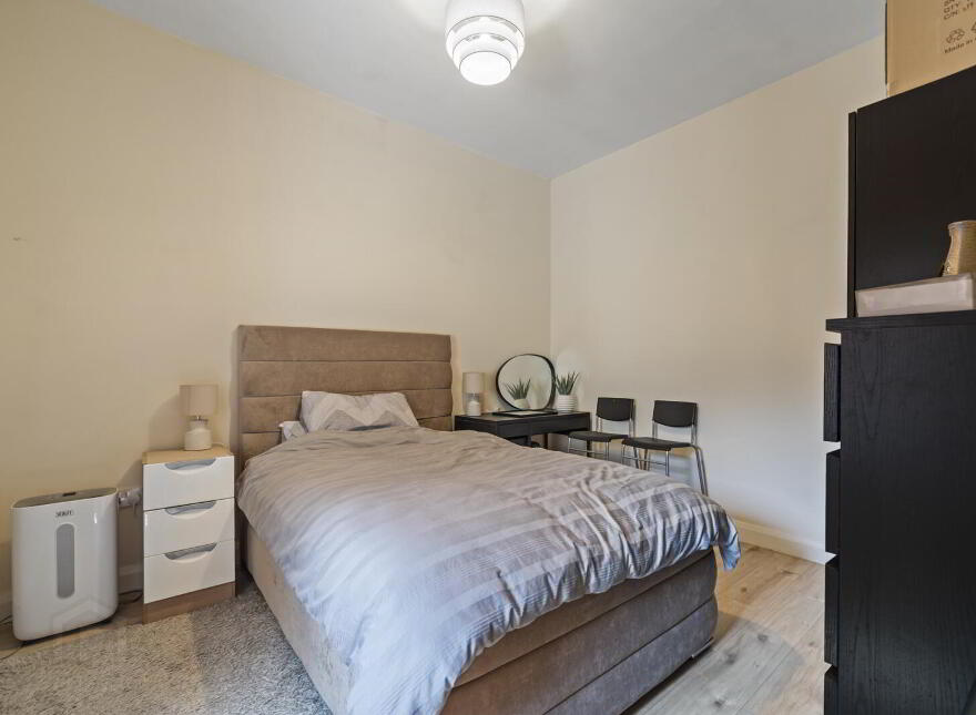 51 Ravenhill Road, Belfast, BT6 8DQ