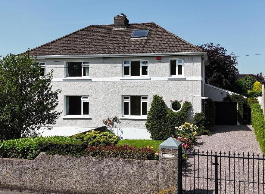 4 Lake Lawn, Douglas, T12T27H