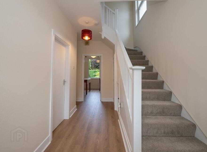 4 Lake Lawn, Douglas, T12T27H