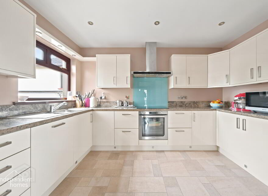 15 Cuillin Heights, Larne, BT40 2DJ