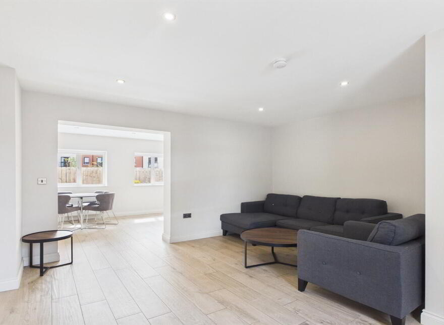 3 Dunmurry Lane, Belfast, BT17 9RP