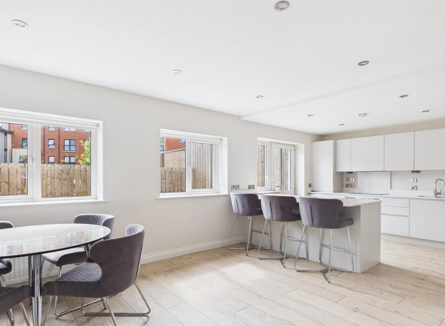 3 Dunmurry Lane, Belfast, BT17 9RP