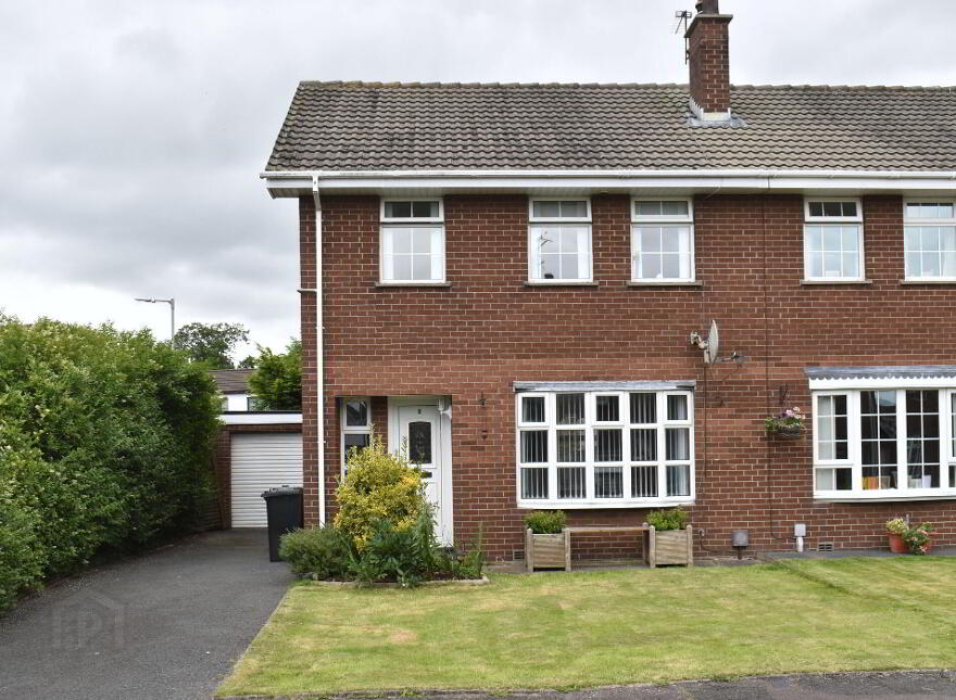 2 New Helmsley, Moira, BT67 0NY
