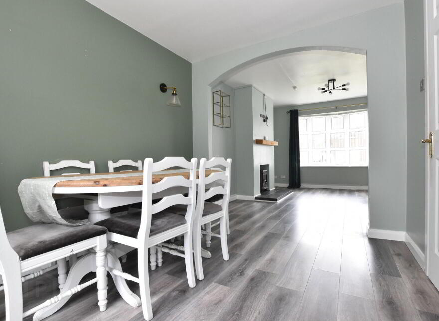 2 New Helmsley, Moira, BT67 0NY