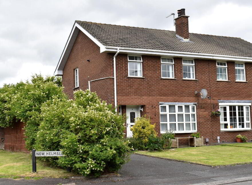 2 New Helmsley, Moira, BT67 0NY