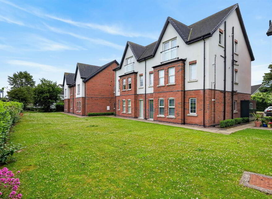 Apt 3, 3 Loughan Hall, Belfast, BT16 2FQ