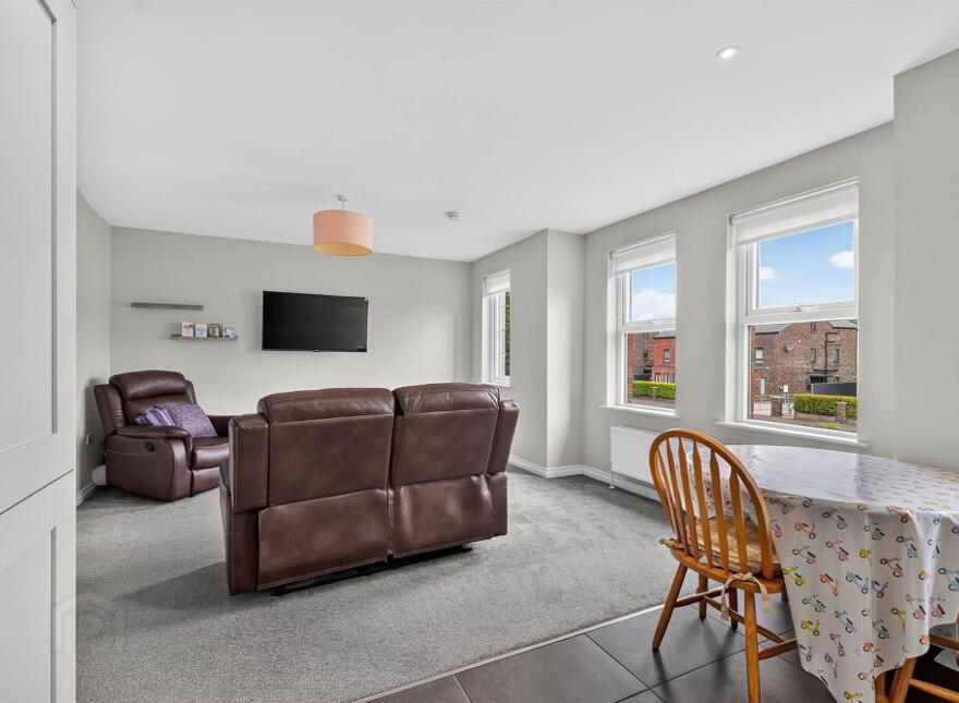 Apt 3, 3 Loughan Hall, Belfast, BT16 2FQ