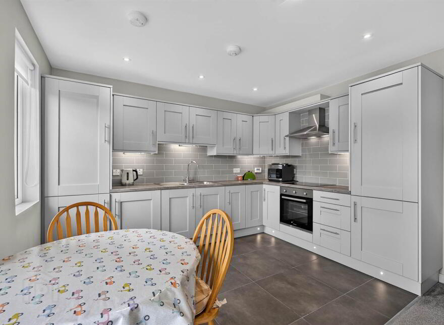 Apt 3, 3 Loughan Hall, Belfast, BT16 2FQ