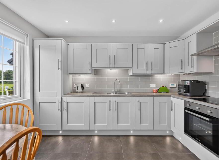 Apt 3, 3 Loughan Hall, Belfast, BT16 2FQ