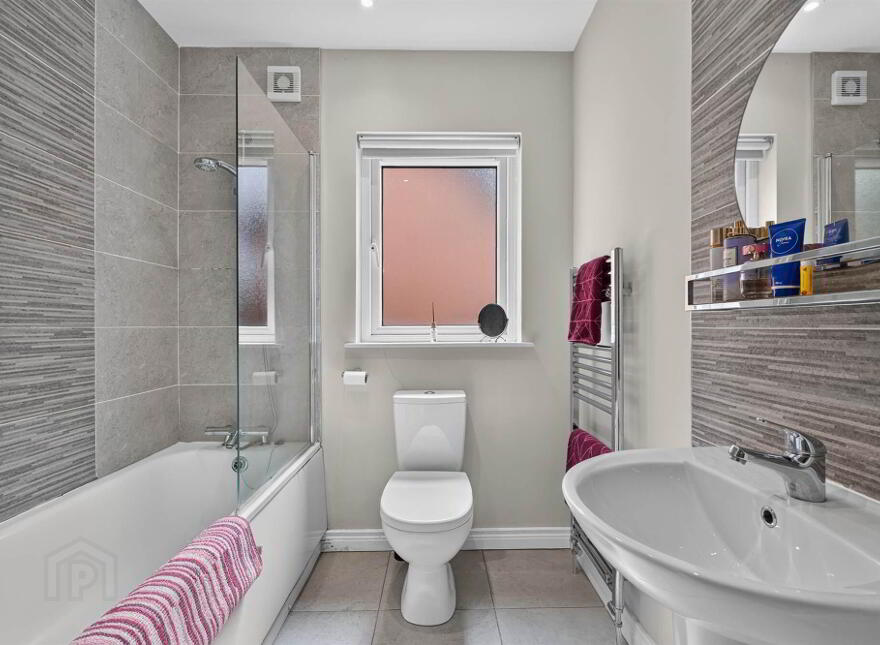 Apt 3, 3 Loughan Hall, Belfast, BT16 2FQ