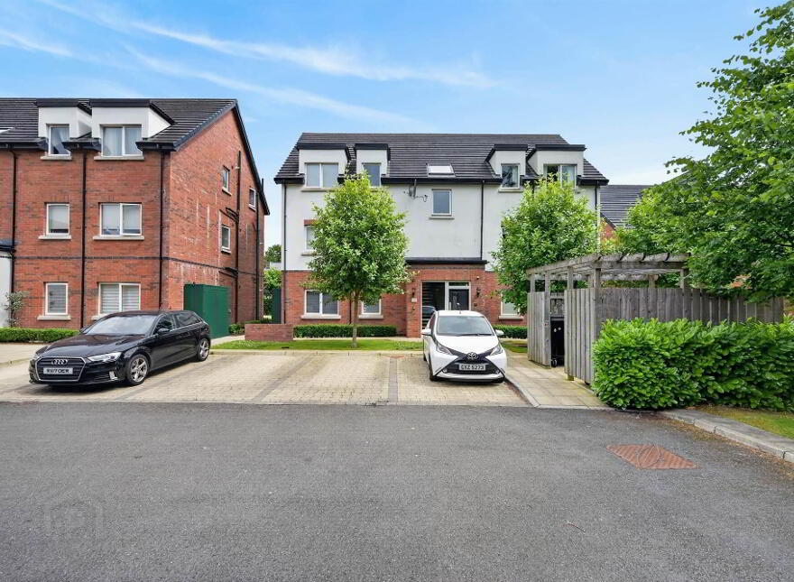 Apt 3, 3 Loughan Hall, Belfast, BT16 2FQ