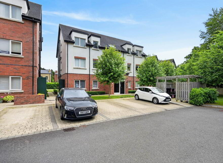 Apt 3, 3 Loughan Hall, Belfast, BT16 2FQ
