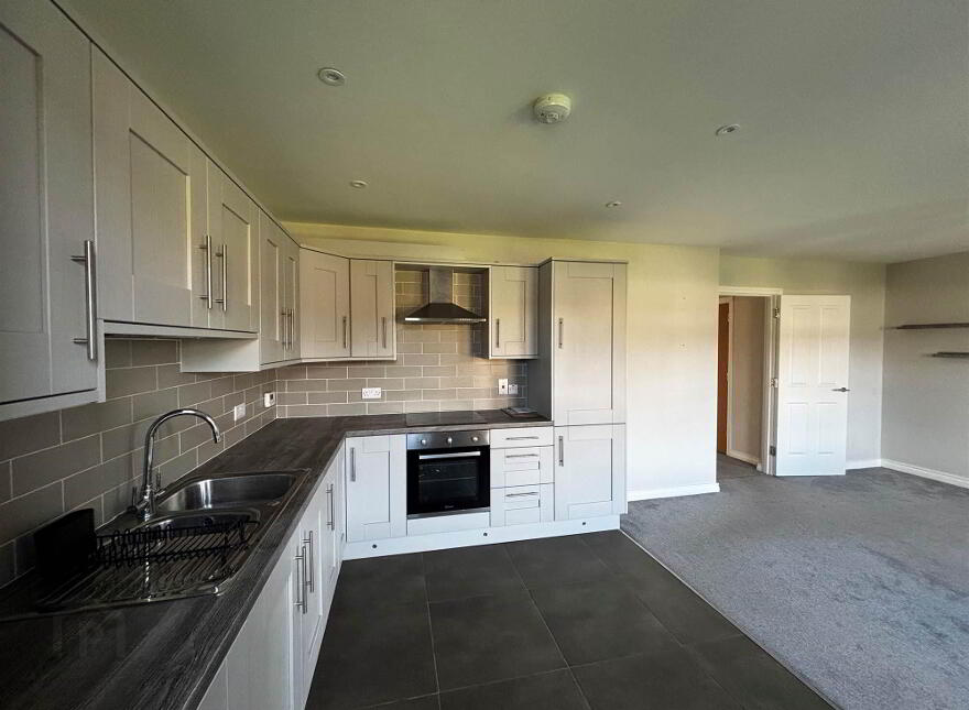Apt 3, 3 Loughan Hall, Dundonald, Belfast, BT16 2FQ