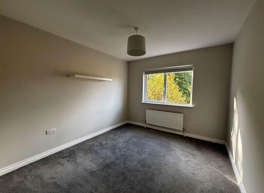 Apt 3, 3 Loughan Hall, Dundonald, Belfast, BT16 2FQ