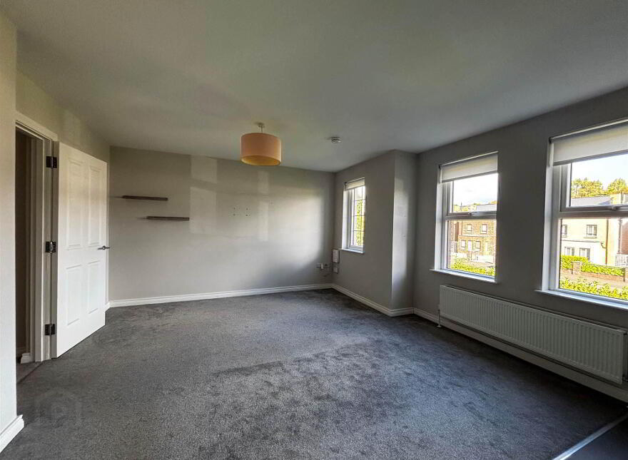 Apt 3, 3 Loughan Hall, Dundonald, Belfast, BT16 2FQ