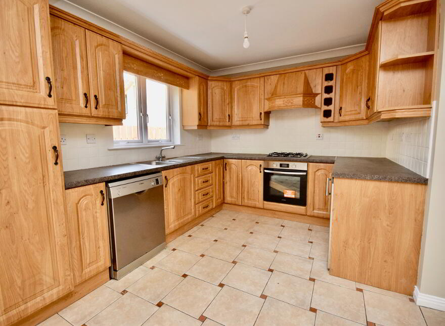 28 Hazelbrook Crescent, Letterkenny, F92E5F1
