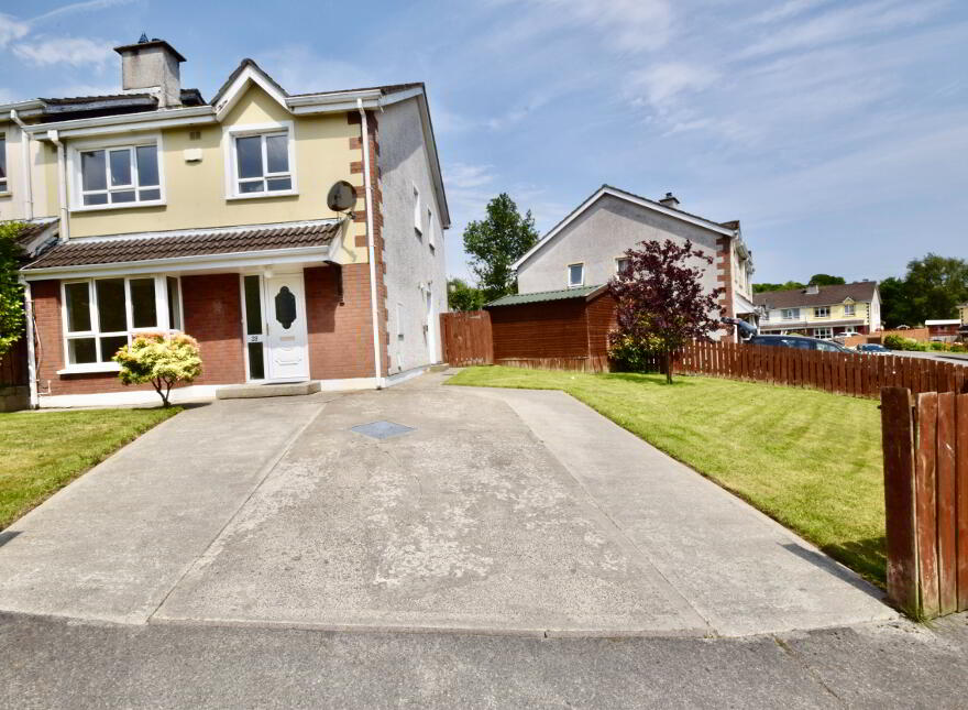 28 Hazelbrook Crescent, Letterkenny, F92E5F1