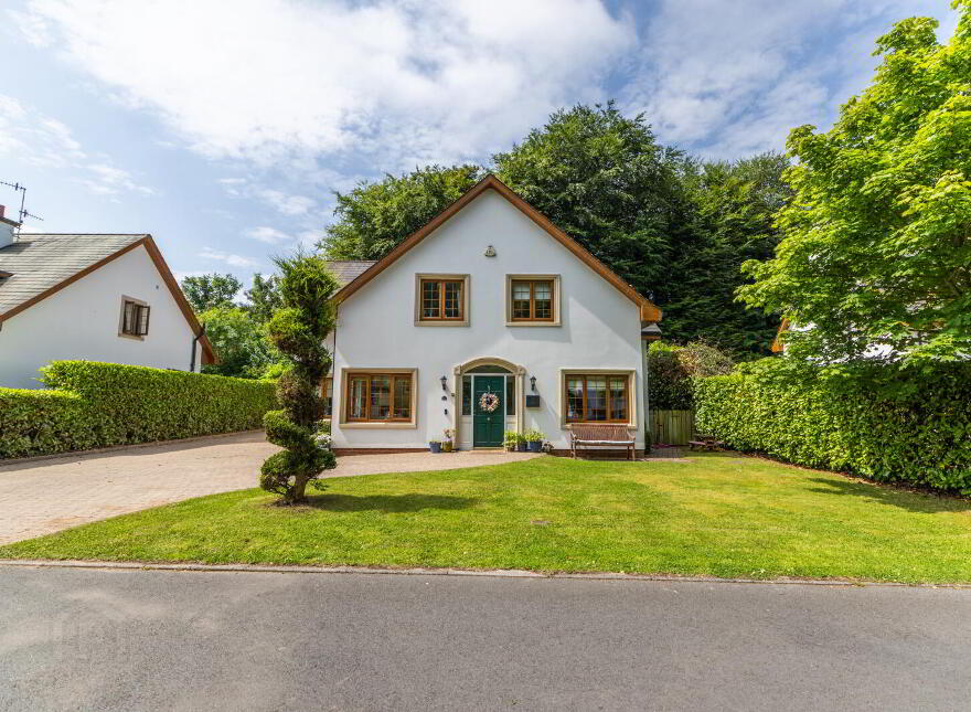 24 Rathdallan, Warrenpoint, Newry, BT34 3UQ