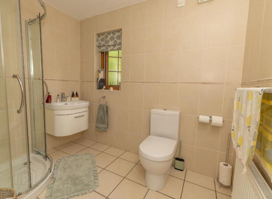 24 Rathdallan, Warrenpoint, Newry, BT34 3UQ