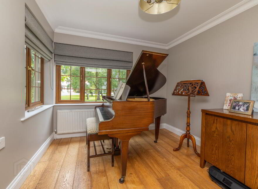 24 Rathdallan, Warrenpoint, Newry, BT34 3UQ