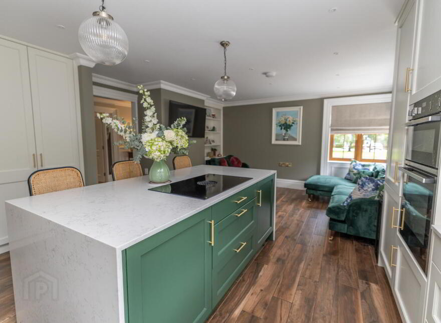 24 Rathdallan, Warrenpoint, Newry, BT34 3UQ