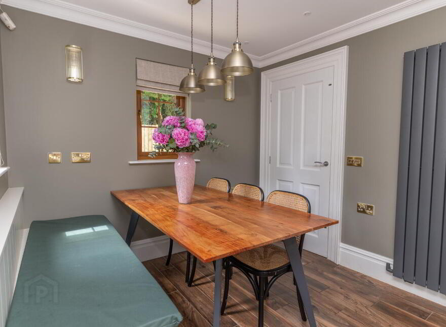 24 Rathdallan, Warrenpoint, Newry, BT34 3UQ