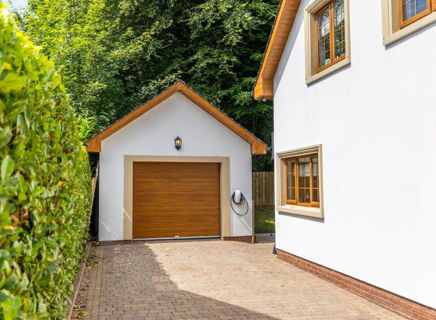 24 Rathdallan, Warrenpoint, Newry, BT34 3UQ