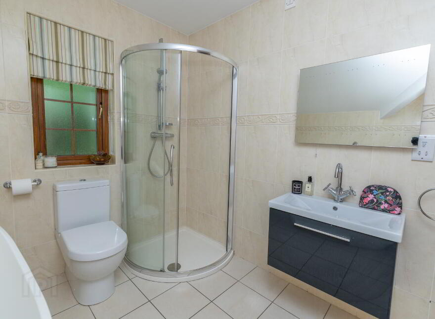 24 Rathdallan, Warrenpoint, Newry, BT34 3UQ