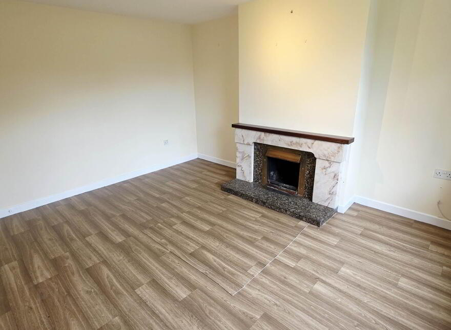 10 Chanterhill Park, Enniskillen, BT74 4BG
