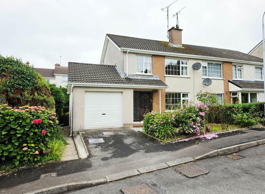 10 Chanterhill Park, Enniskillen, BT74 4BG photo