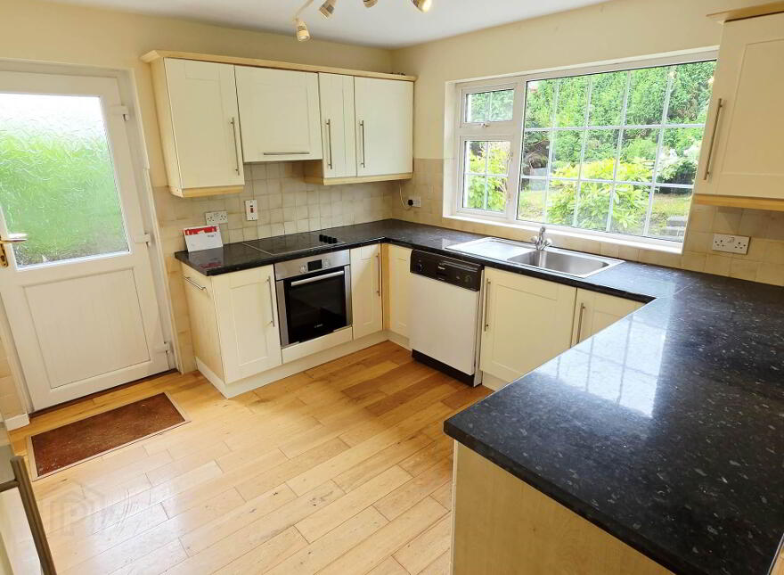 10 Chanterhill Park, Enniskillen, BT74 4BG