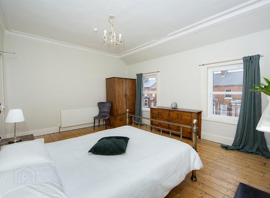 Room 6, 16 Cedar Avenue, Belfast, BT15 5AS