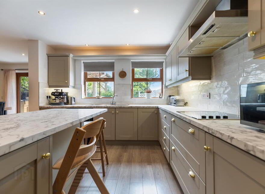 8 The Meadows, Crossgar, Downpatrick, BT30 9GT
