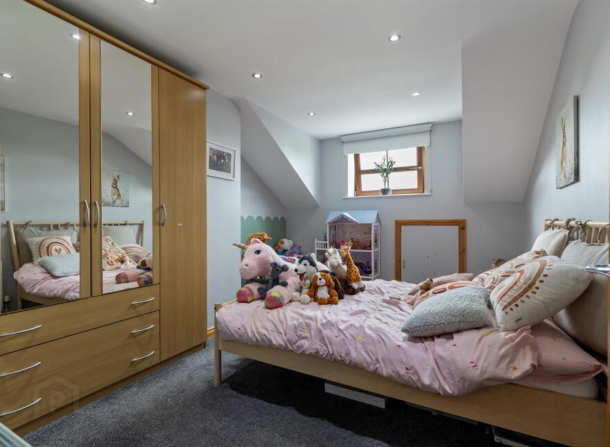 8 The Meadows, Crossgar, Downpatrick, BT30 9GT