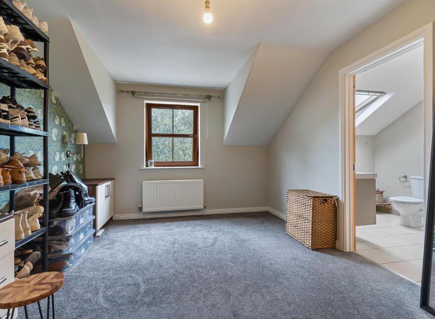 8 The Meadows, Crossgar, Downpatrick, BT30 9GT