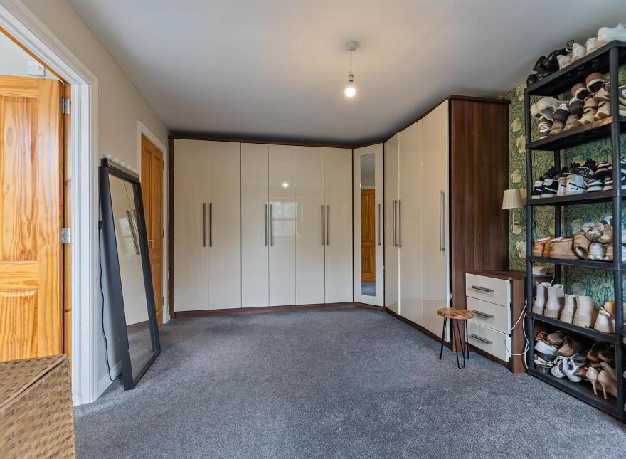 8 The Meadows, Crossgar, Downpatrick, BT30 9GT
