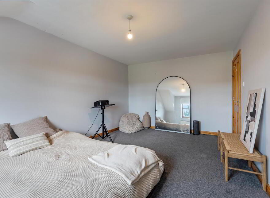 8 The Meadows, Crossgar, Downpatrick, BT30 9GT