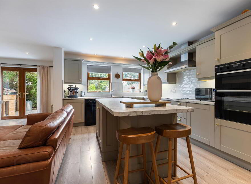 8 The Meadows, Crossgar, Downpatrick, BT30 9GT