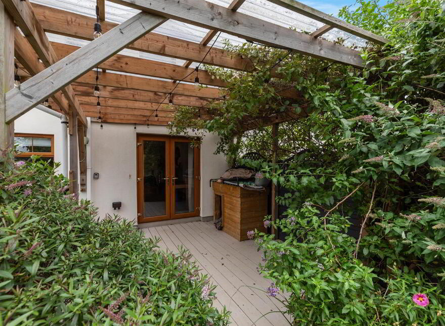 8 The Meadows, Crossgar, Downpatrick, BT30 9GT