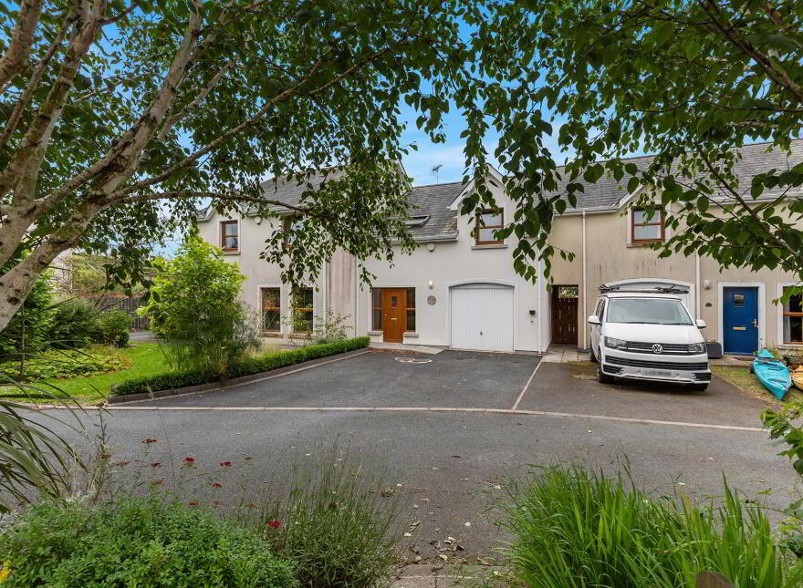 8 The Meadows, Crossgar, Downpatrick, BT30 9GT
