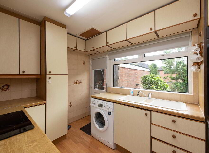 16 Thorndale Park, Carryduff, Belfast, BT8 8HZ