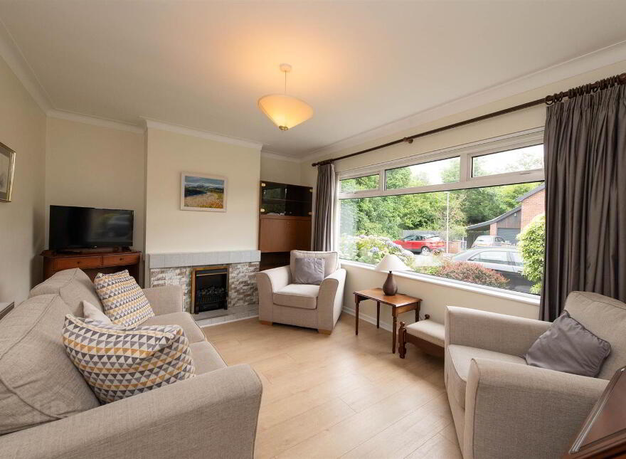 16 Thorndale Park, Carryduff, Belfast, BT8 8HZ