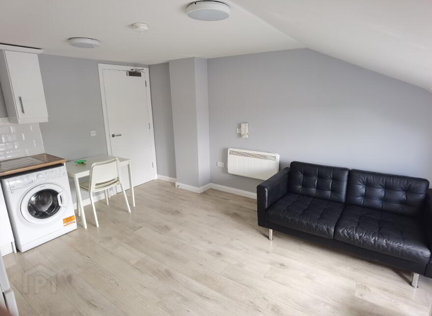Unit B, 96 Sandy Row, Donegall Road, Belfast South, Belfast, BT12 5EX