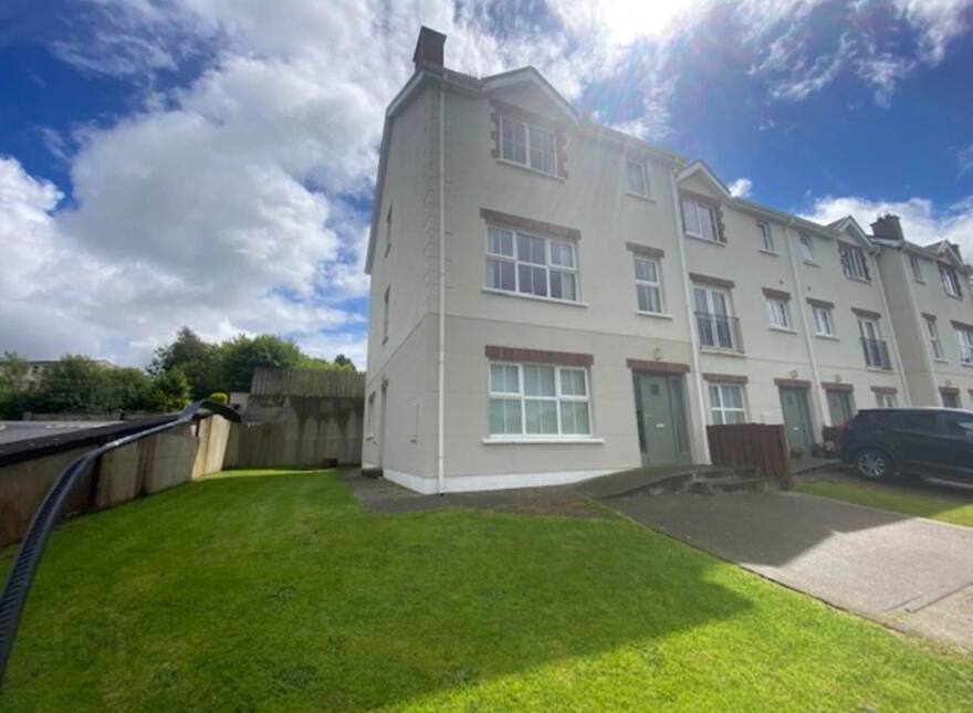 33 Stewarts Court, Lennon Grove, Ramelton, F92CF7D