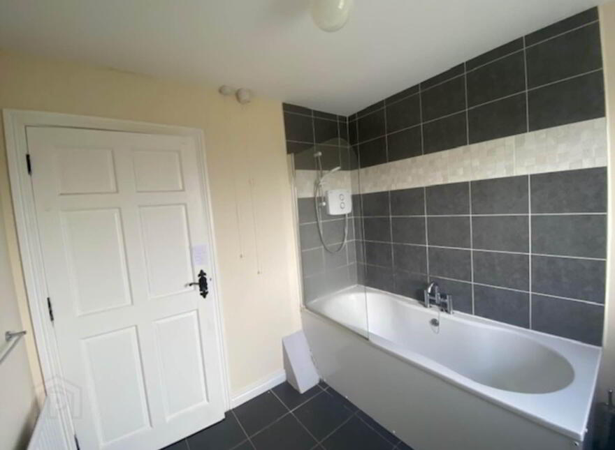 33 Stewarts Court, Lennon Grove, Ramelton, F92CF7D